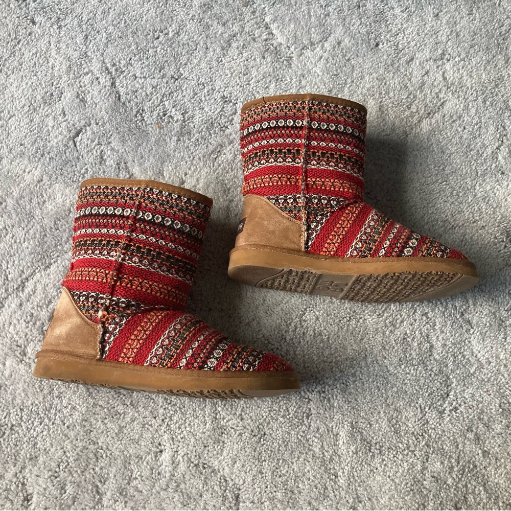 Lamo Slip-on Boots with Faux Fur Lining & Beige Suede Red Woven Fabric